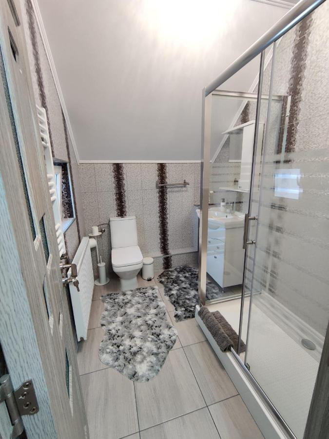 Vizuina Lupului Hotell Gura Humorului Eksteriør bilde